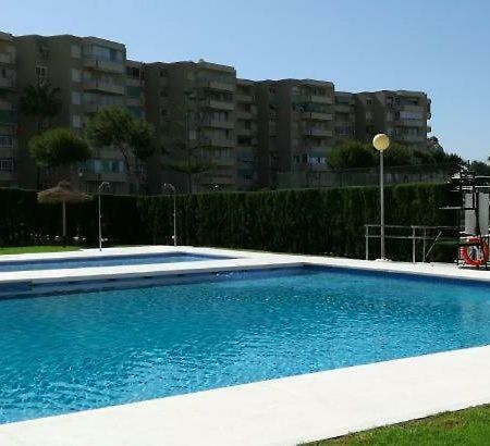 Playa La Cala In Front Of The Beach Free Parking Malaga Luaran gambar